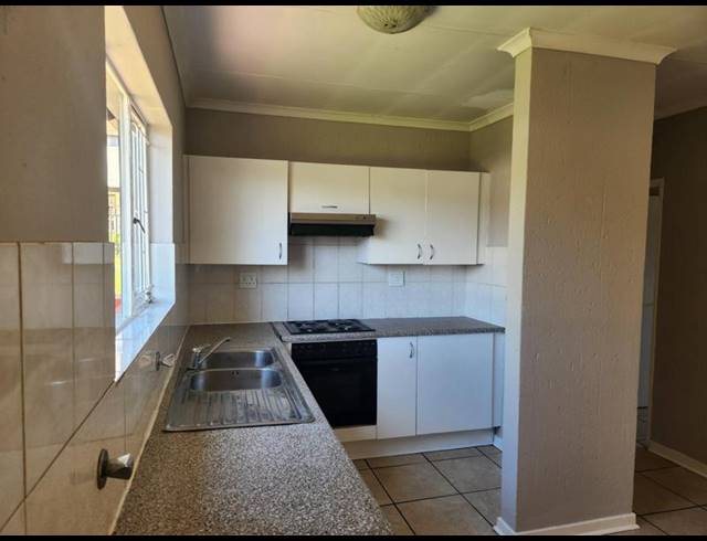 2 BEDROOM TOWNHOUSE FOR SALE IN GREENSTONE HILL
